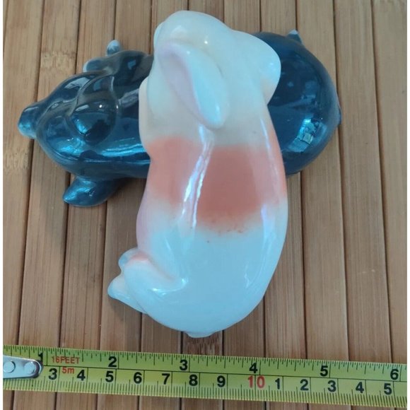 Ceramic Pigs Laying Down Nesting Hugging Overlapped Pink Gray Cuddle Napping - Picture 12 of 13